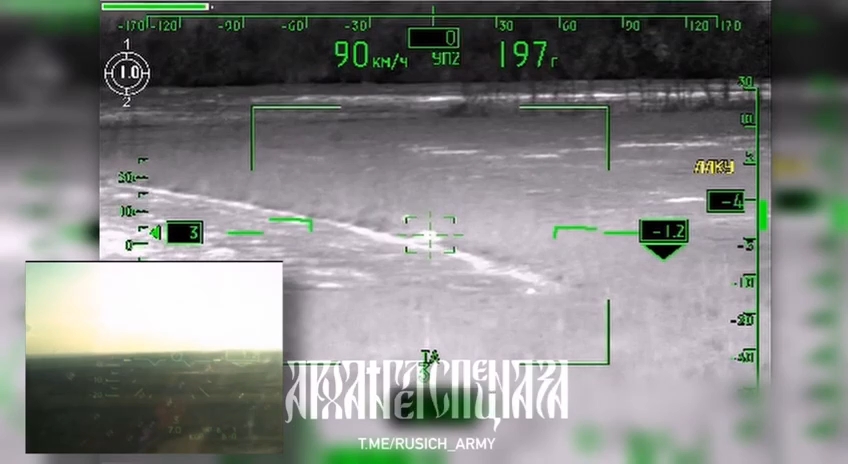 乌军的自行火炮因为殉爆而飞向了空中