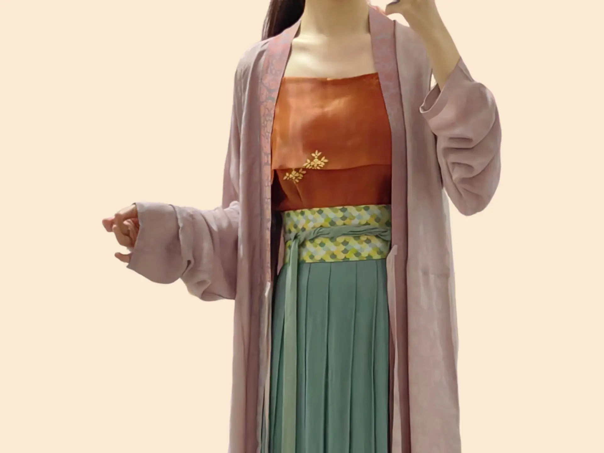 尝试一下宋制长衫，果然是一条人