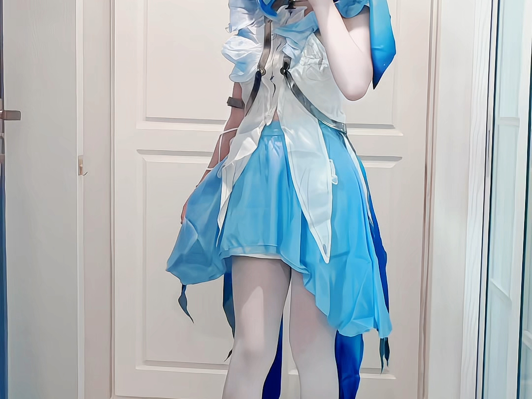 If you had a cosplaying girlfriend, what would you do ........ What? - I don't know.