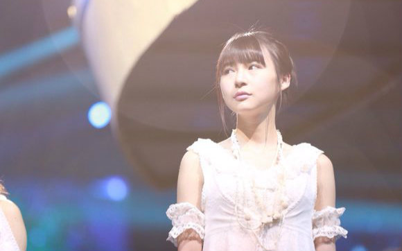 snh48羊年春晚 张语格 中文翻唱 《右肩》