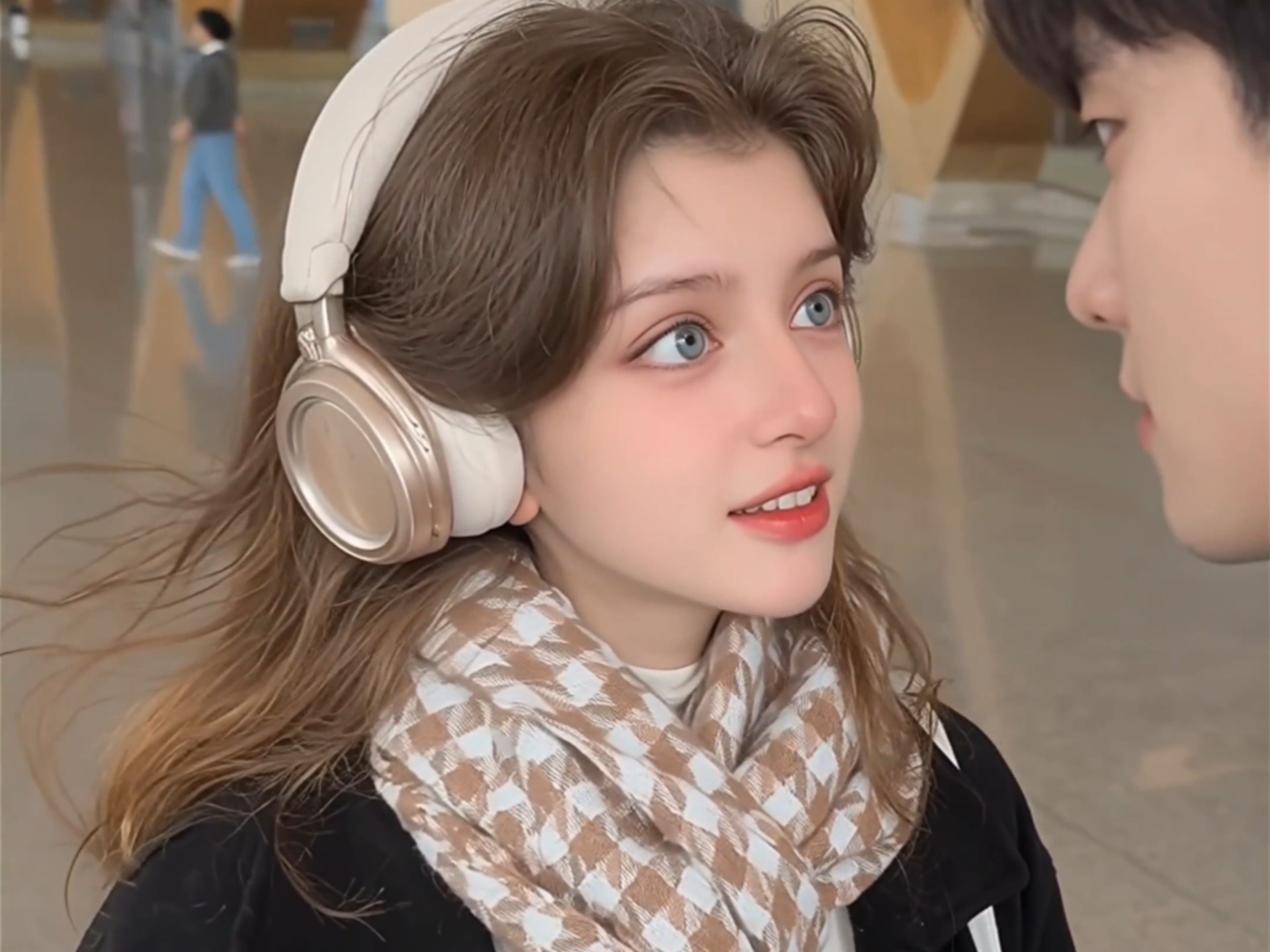 AI 东欧美女和她的男朋友