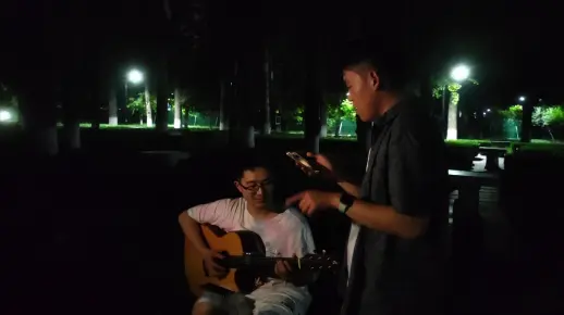 草坪音乐｜天空好像在下雨，我好想住你隔壁