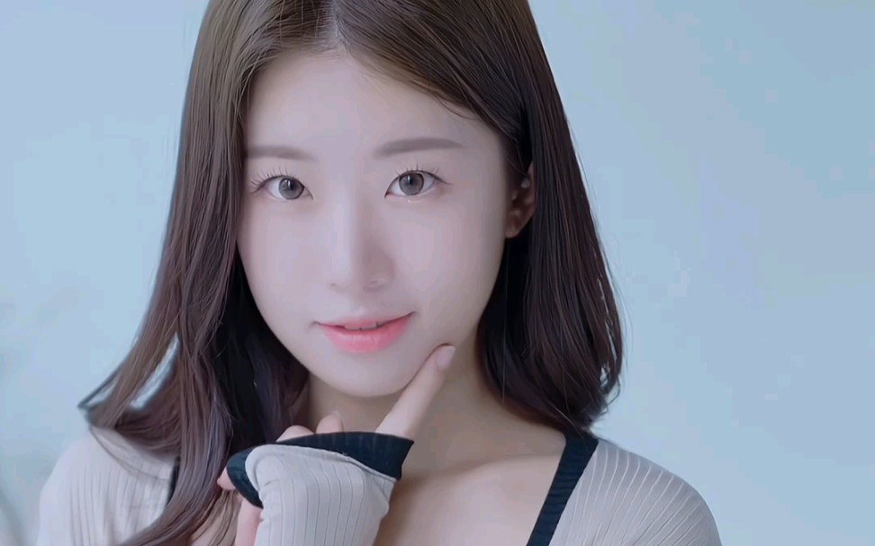 Yang Shu Yun Pure Desire Knit Sheath Pleated Skirt Date Outfit