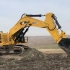 挖掘机挖土Cat 6015B Excavator Loading Trucks