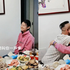 妈妈的生日家宴上 13岁女儿郑重感谢继父 正式改口管他叫爸爸