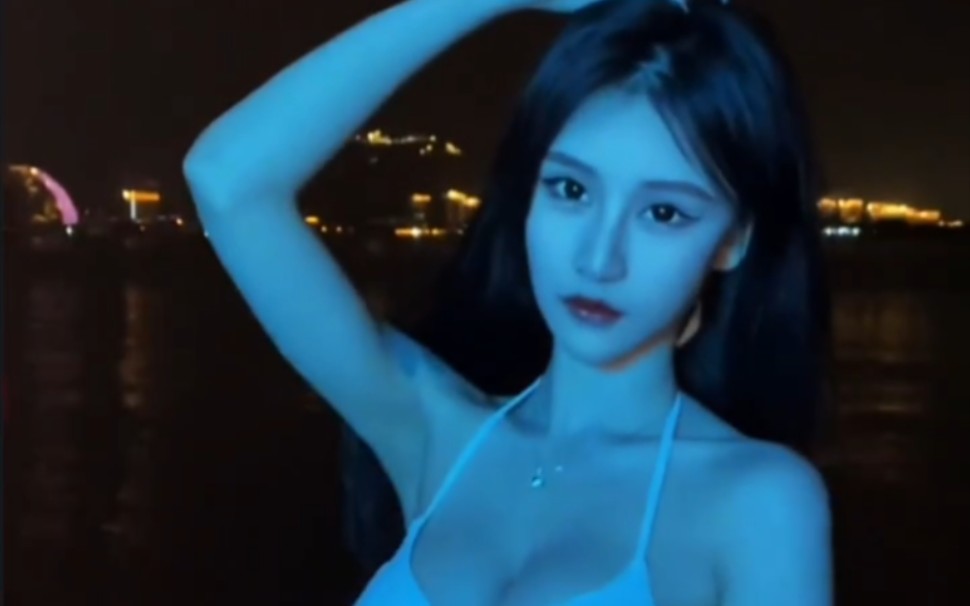 The night is too beautiful.