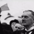 [黑白影像上色]内维尔·张伯伦在签署了《慕尼黑协定》后回国发表的讲话