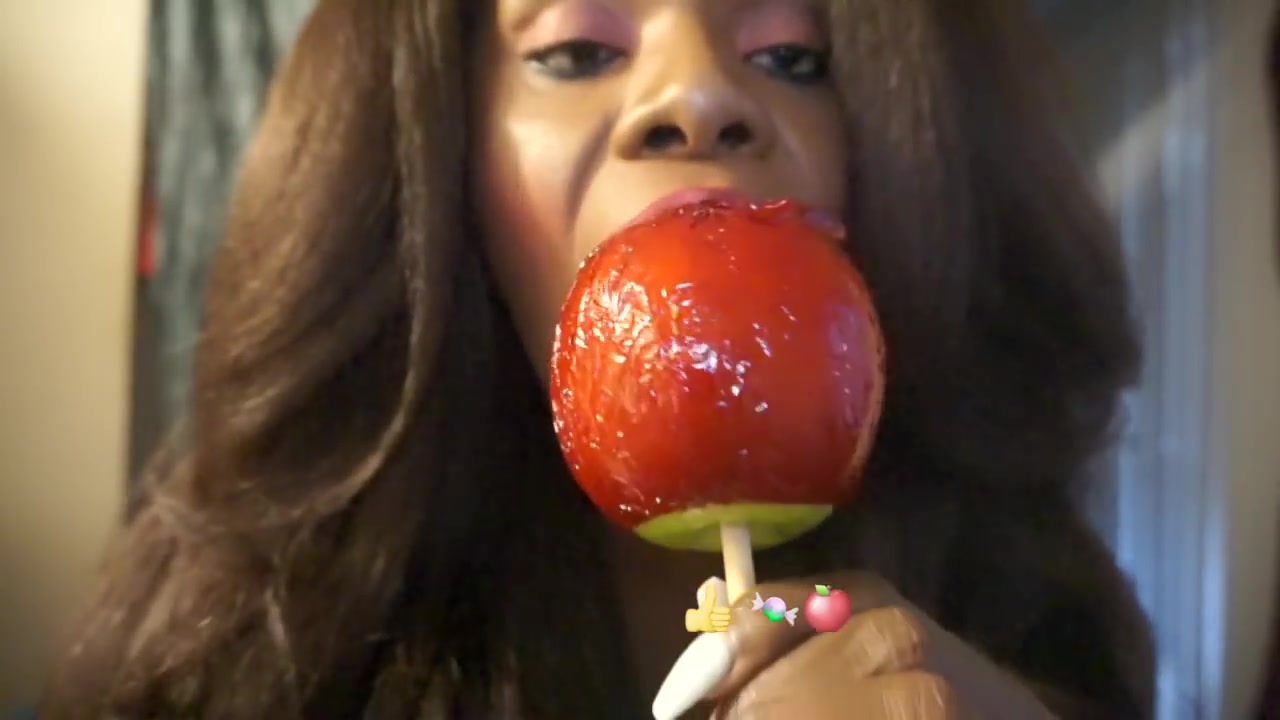 【黑人阿姨吃蜜苹果】candy apple asmr for sleep