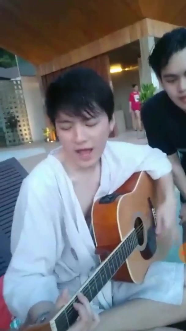 手机直播唱歌有什么秘诀没有,应该怎么调音?