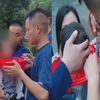女童遭迷你马桶盖“卡脖”，家长焦急求助，消防员5分钟破拆解救