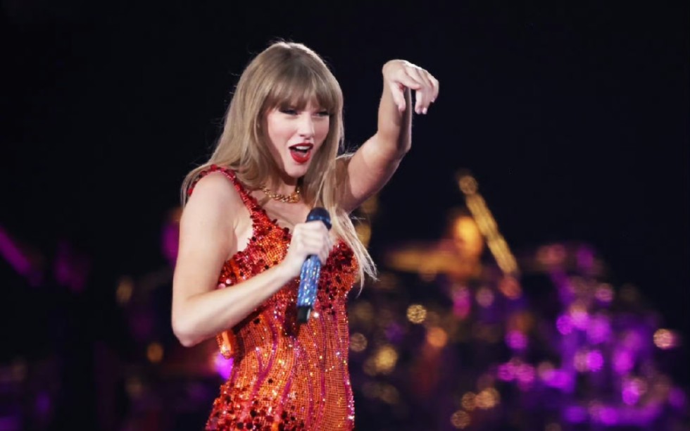 【时代巡演巴黎站第一场前排超近】Taylor Swift - The Eras Tour Opening Night in Paris