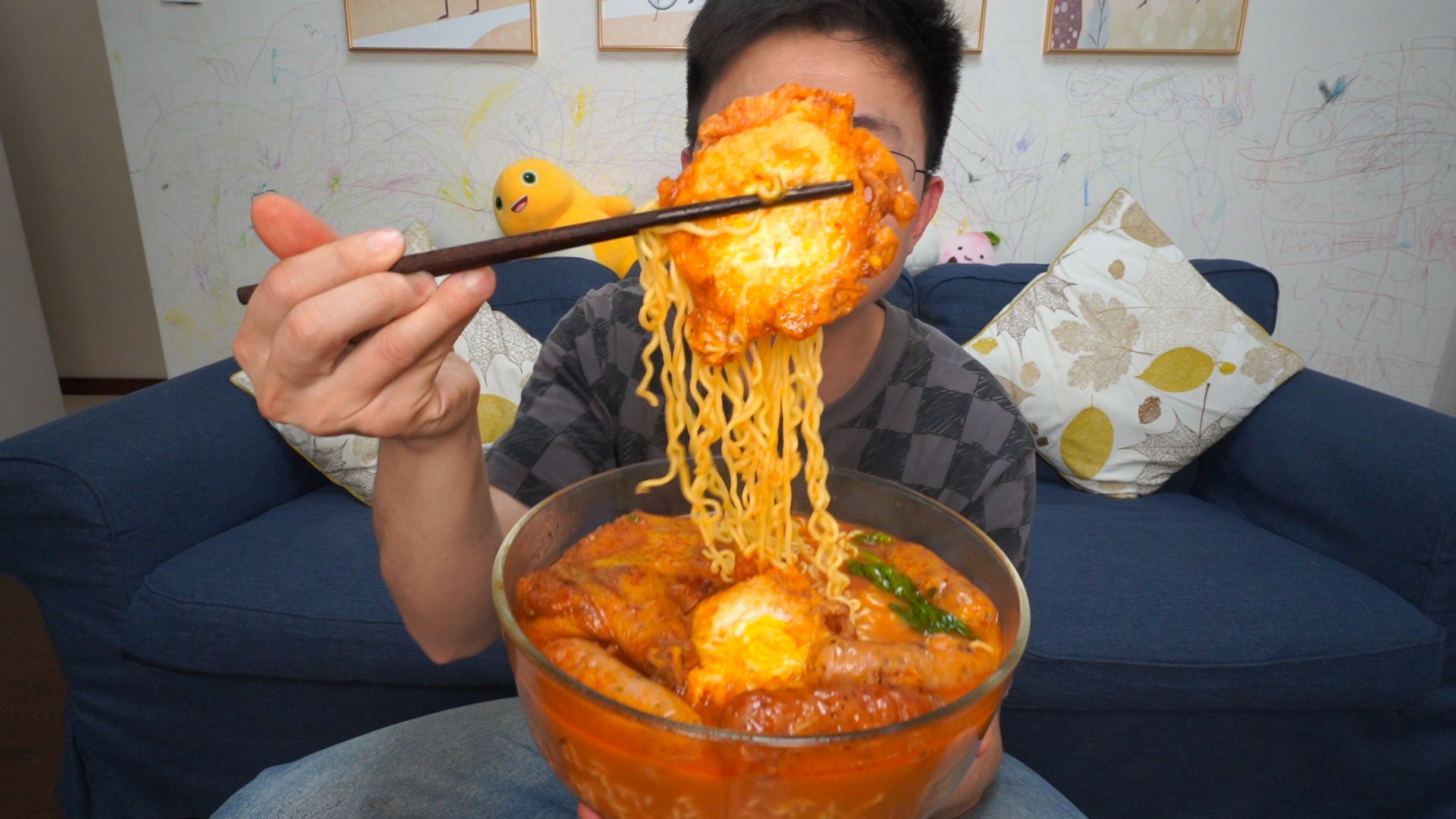 晚饭煮两包泡面，吃顿清淡的养生餐