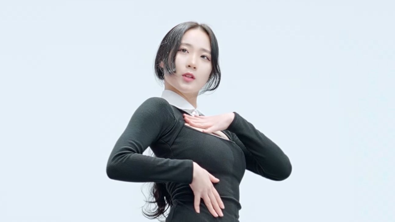 Jung In BING BING Black Cheongsam