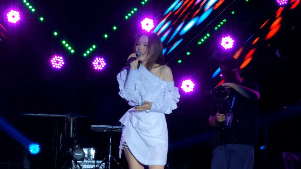 飞儿乐团 韩睿 《月牙湾》