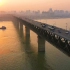 2021年1月15日晨7点半的武汉长江大桥