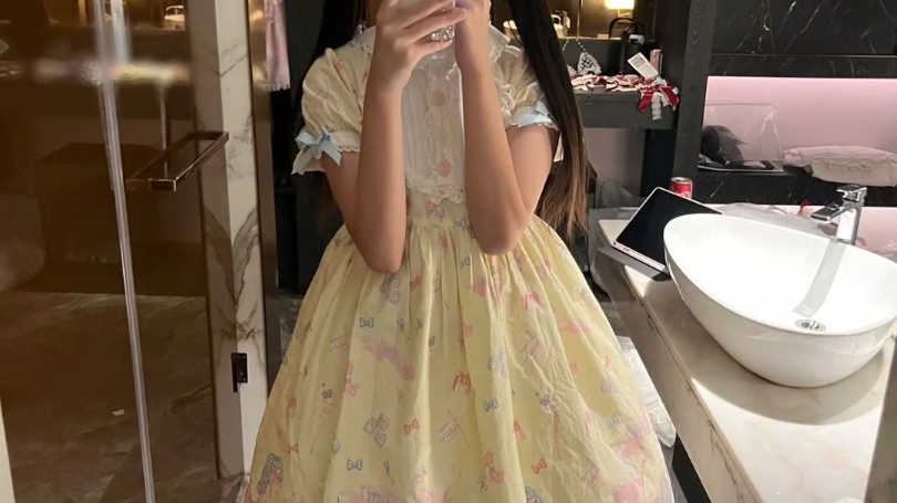 男孩子带锁四年 变成了幼态小萝莉