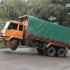 〔印尼弯道〕|【Sitinjau Lauik Truck Video】重载爬坡抬头的货车