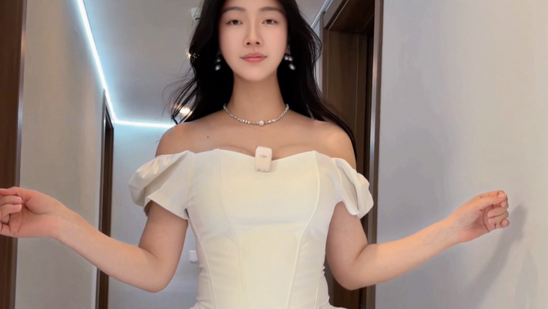 晚安 白色蛋糕裙套装….没事儿走两步…晚安…..#小裙子 #白裙look #ins风白裙
