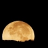 这不是月偏食，是今早月亮刚刚落下山。今晚十月十五17:00开始@深圳天气 将进行深圳大鹏南澳西涌带食月出直播。