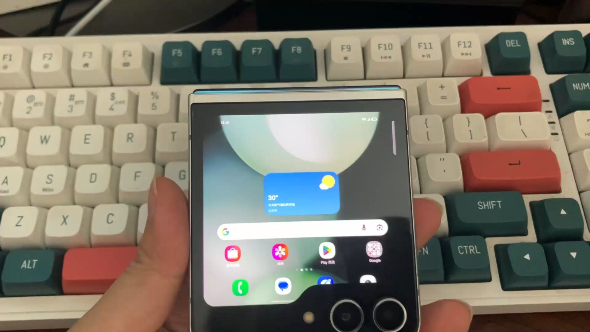 zflip5 外屏完整桌面 root 版