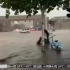 郑州暴雨道路积水严重，行车如行船，放眼望去像看海