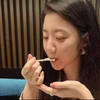 如今的张津瑜小姐姐已经嫁给了一位老师，有新的生活