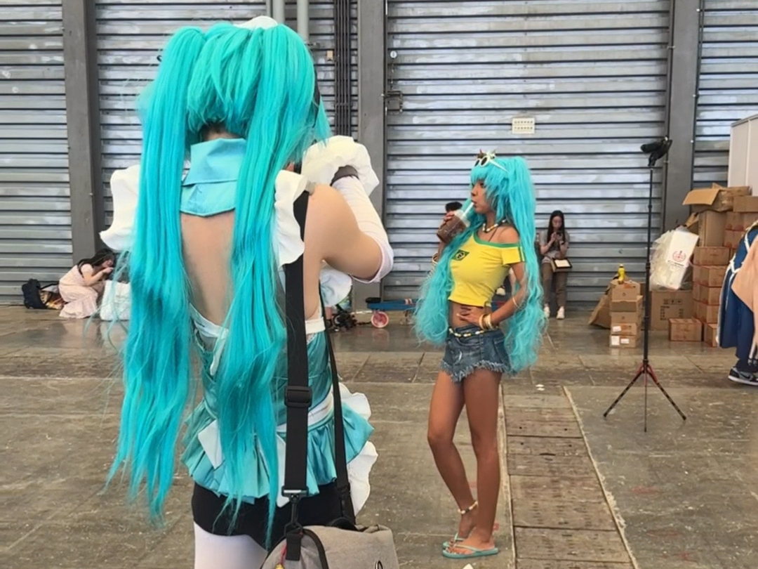 How can there be such a black Hatsune?