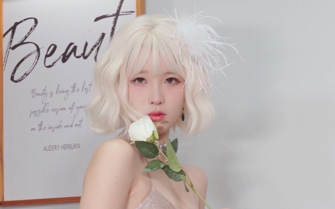 [Hee hee] nxde What do you think of nakedness?