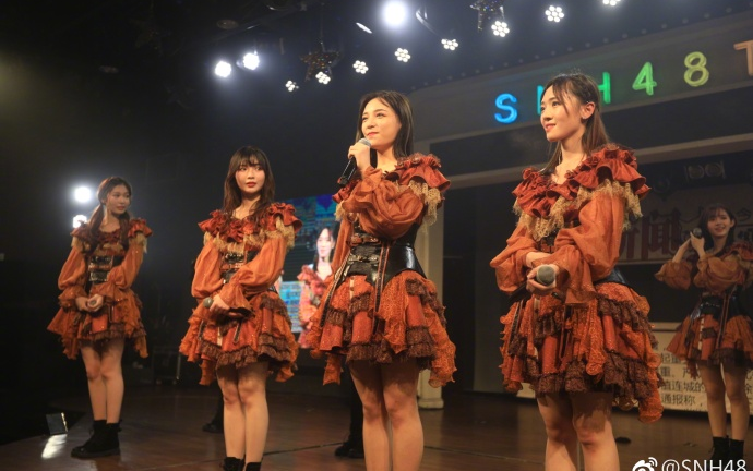 snh48十期生亮相正式加入teamhii出道