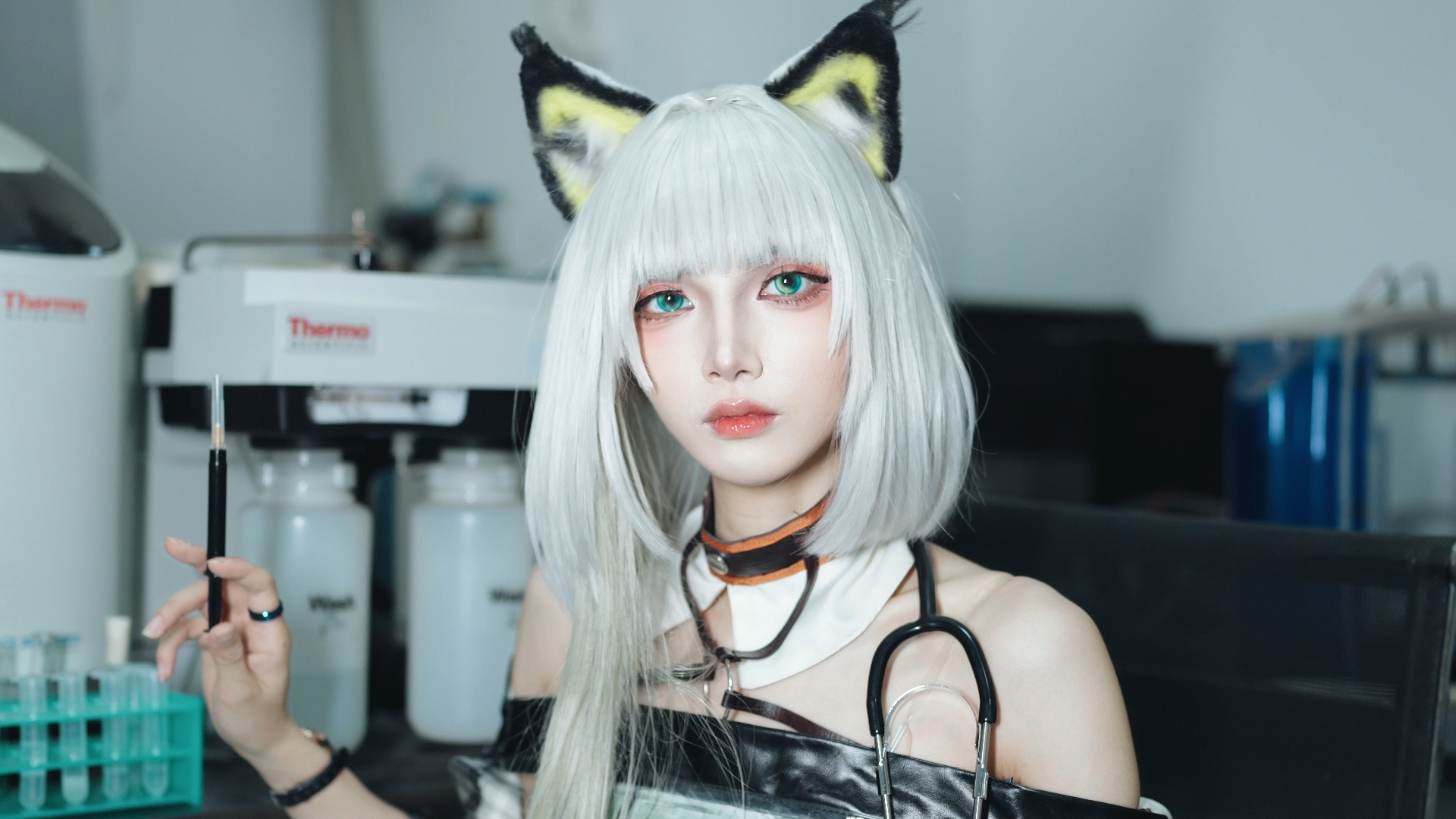 坏了，在实验室里遇到真的凯尔希了