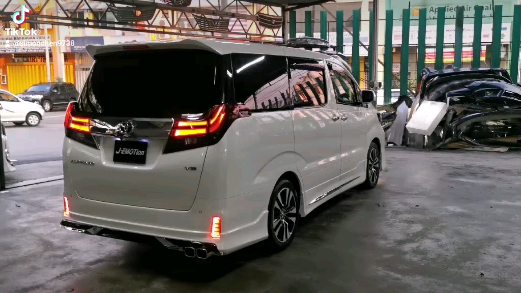 TOYOTA ALPHARD 2002-07 ANH10 CONVERT TO 2015-17 AGH30 BODY PARTS AND BODY  KIT_哔哩哔哩_bilibili