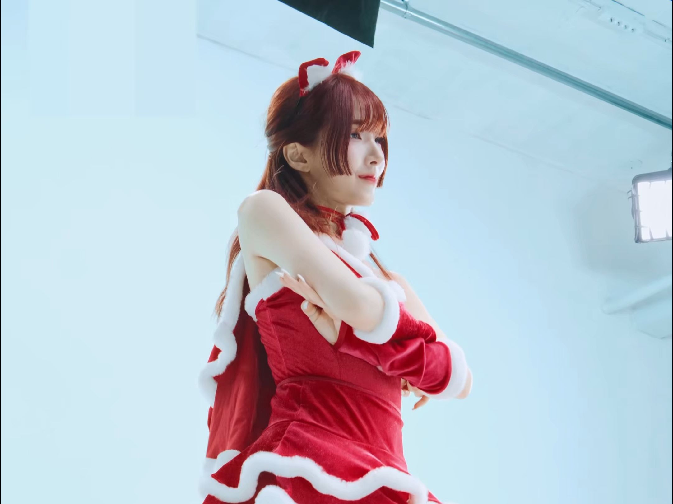 Seo Young HOT PINK 23 Christmas Side View