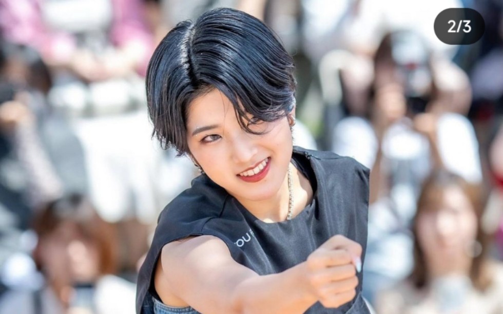 Kojima-hana is not afraid of anything. Kojima-hana who dances for a big star.