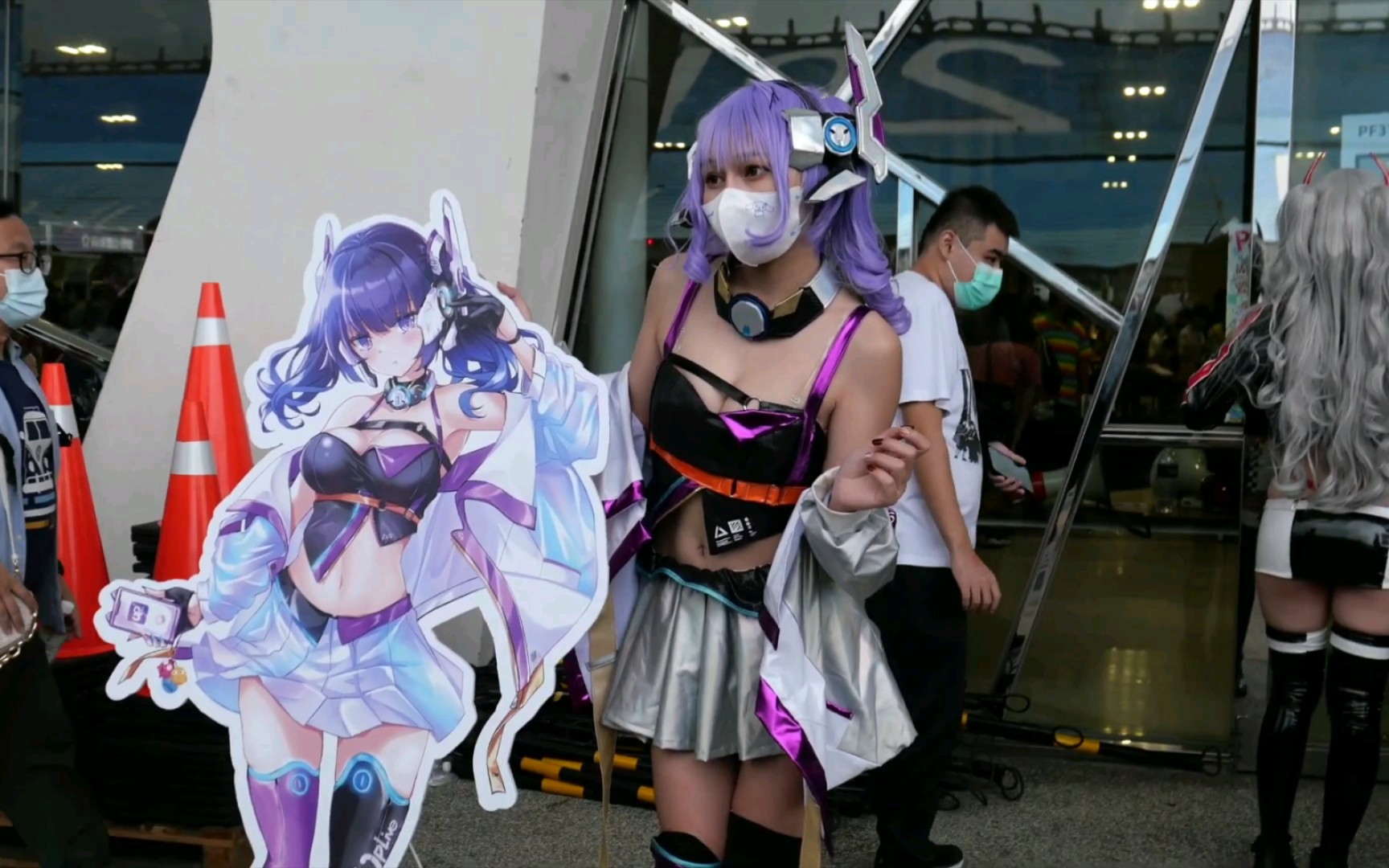 Comic-Con cosplay Happy New Year!