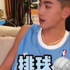 “教练，我平时都是玩两个球的！”勾搭直男体育生