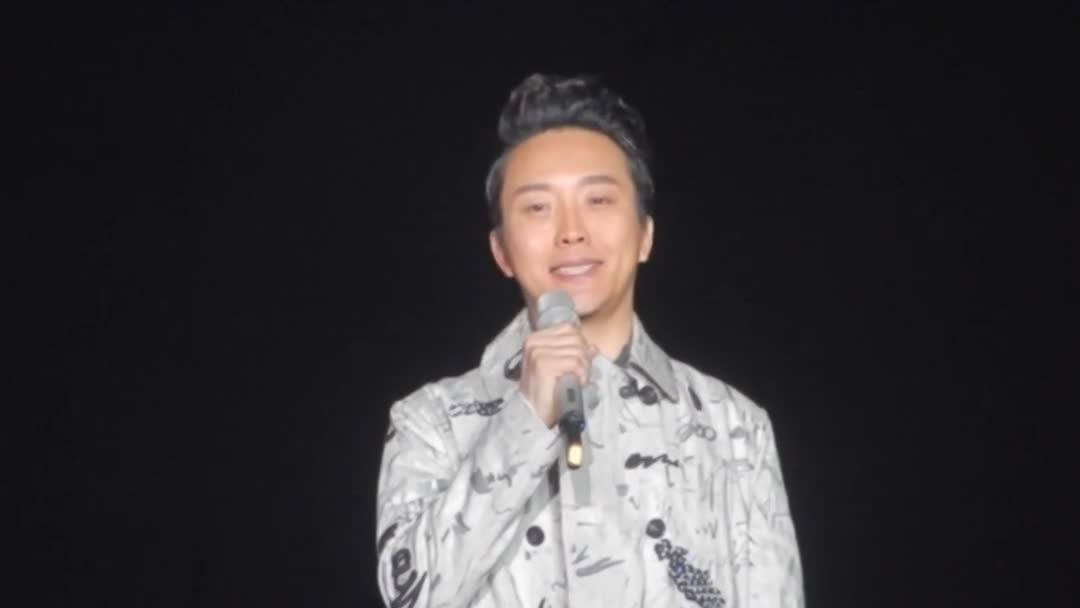 " 分享 收藏 硬币- 稍后看马克一下~ 用手机看离线看更方便 【李玉刚