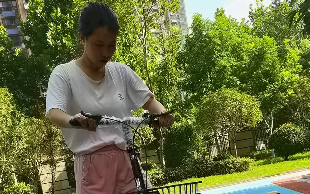 新手必看：如何轻松学会骑自行车！
