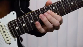 什么样的手适合练吉他 ebf6b0e4114deccddb2556cfb13b5aac7ef98ac7.jpg@280w_158h_1c_100q.jpg