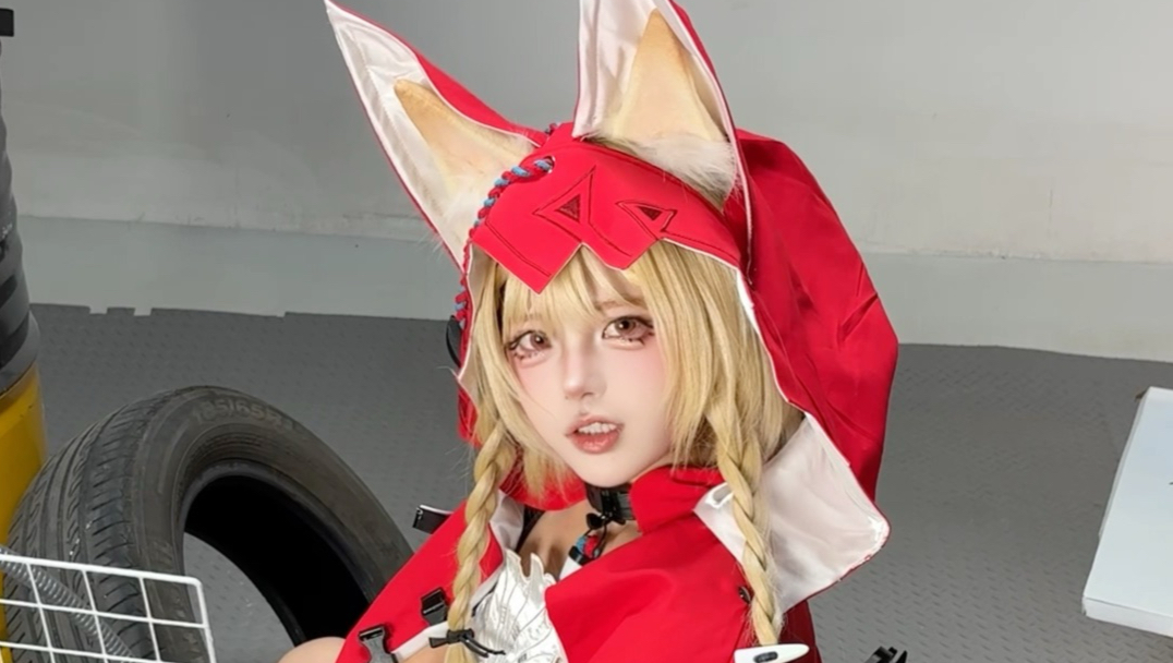 这萌萌的小红帽还有两幅面孔！？