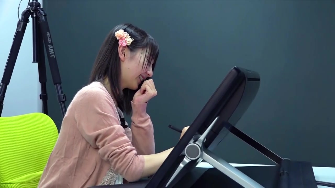 声优秦佐和子 现场绘图