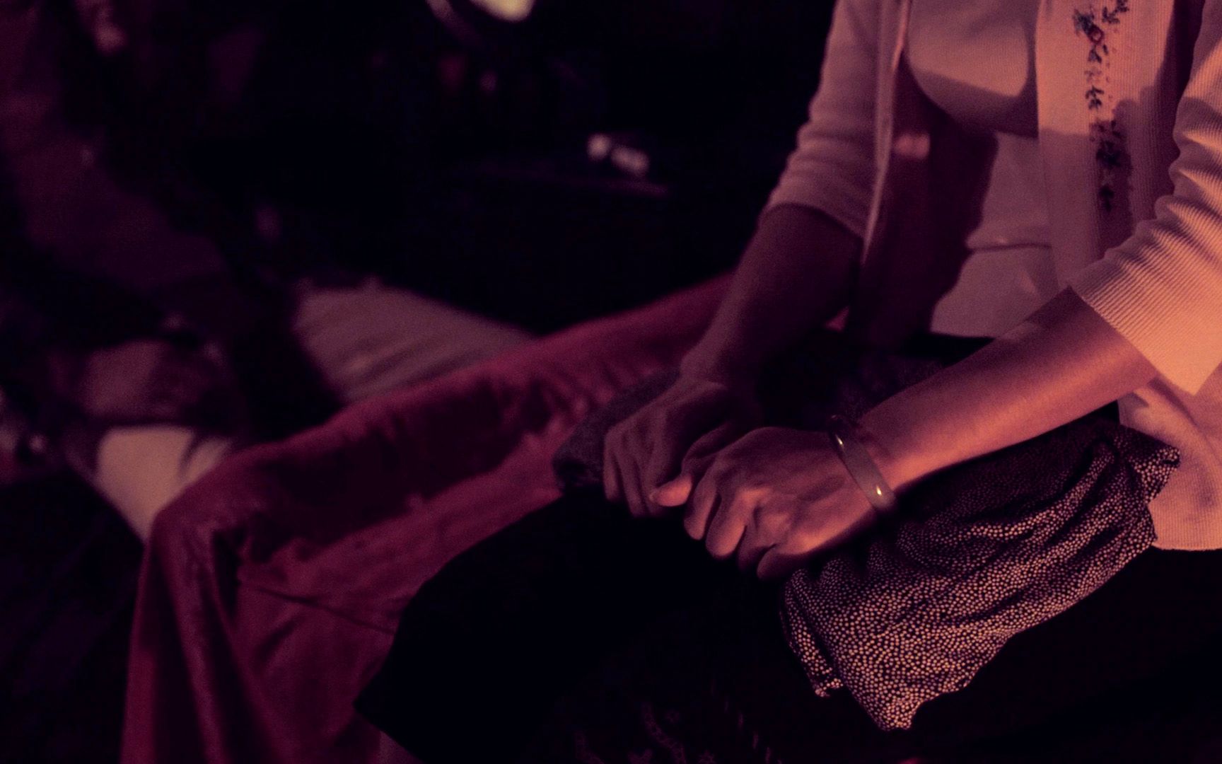 【越哥】烧脑神作，这部被吹爆的国产文艺片，究竟讲了个什么？