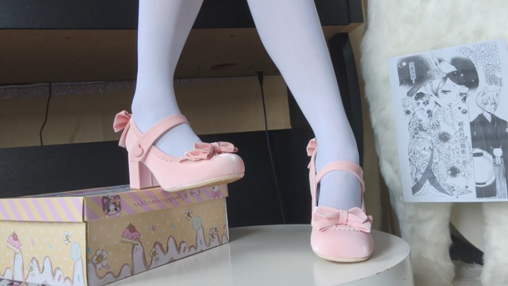 九：粉色lo鞋与白袜→有甜妹少女感觉