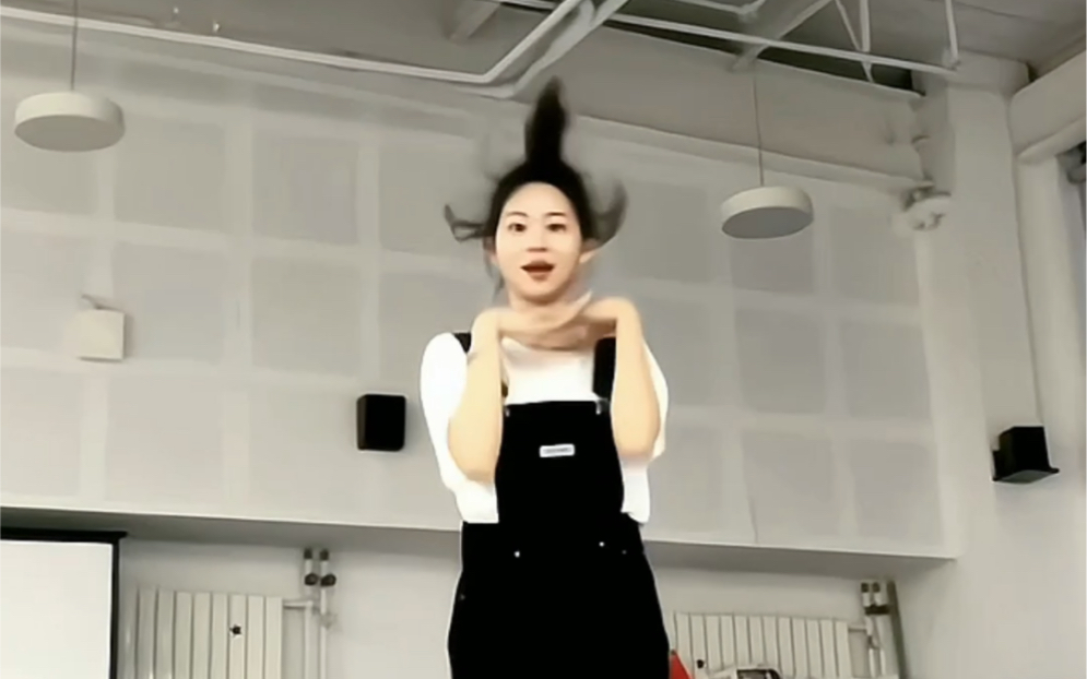 【wanzi】谢谢你LOVEMELIKETHIS要变身了是wanzi啦是wanzi啦哔哩哔哩视频