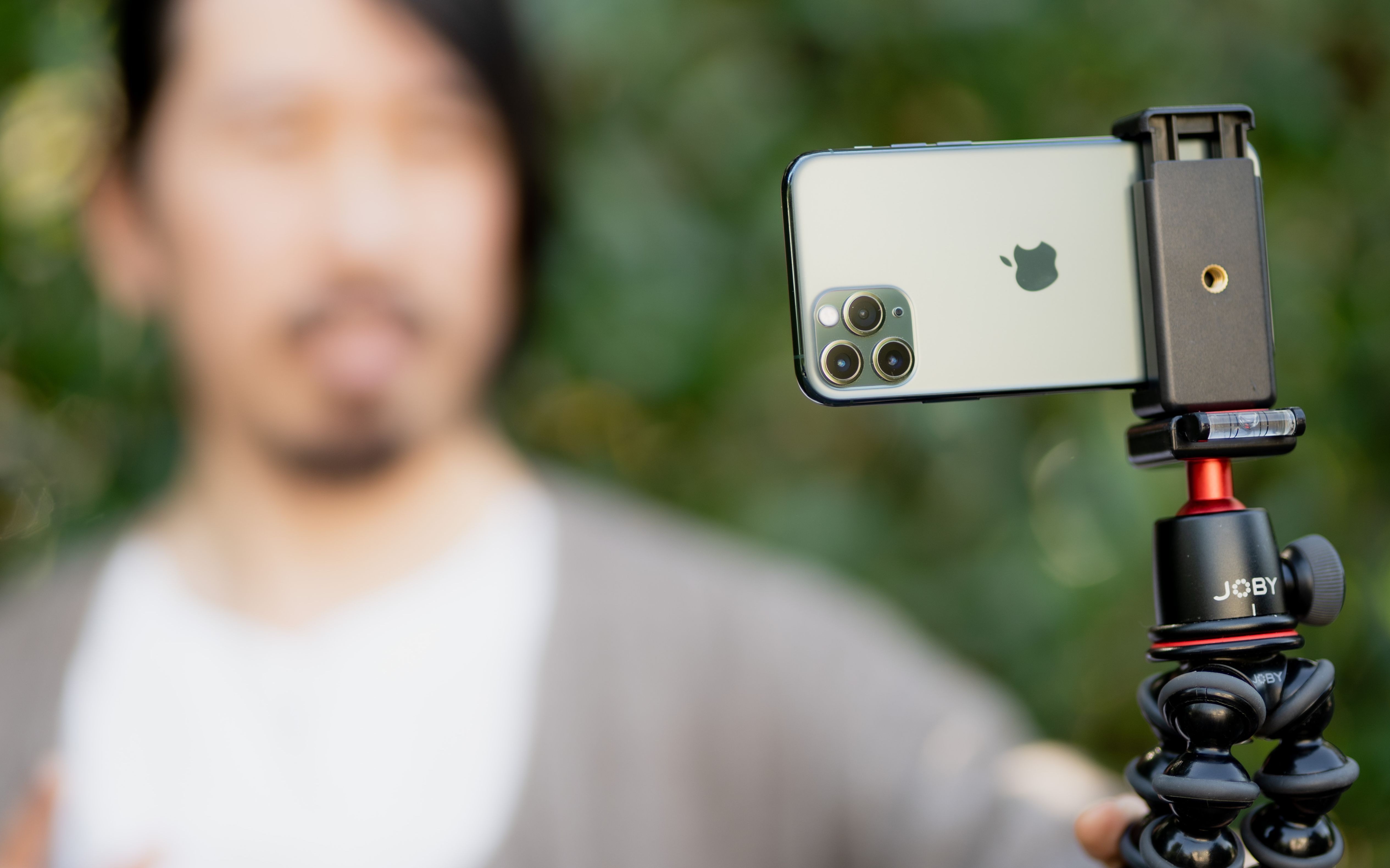 我买iPhone 11 Pro只是为了拍VLOG？手机vlog能替代专业相机吗？
