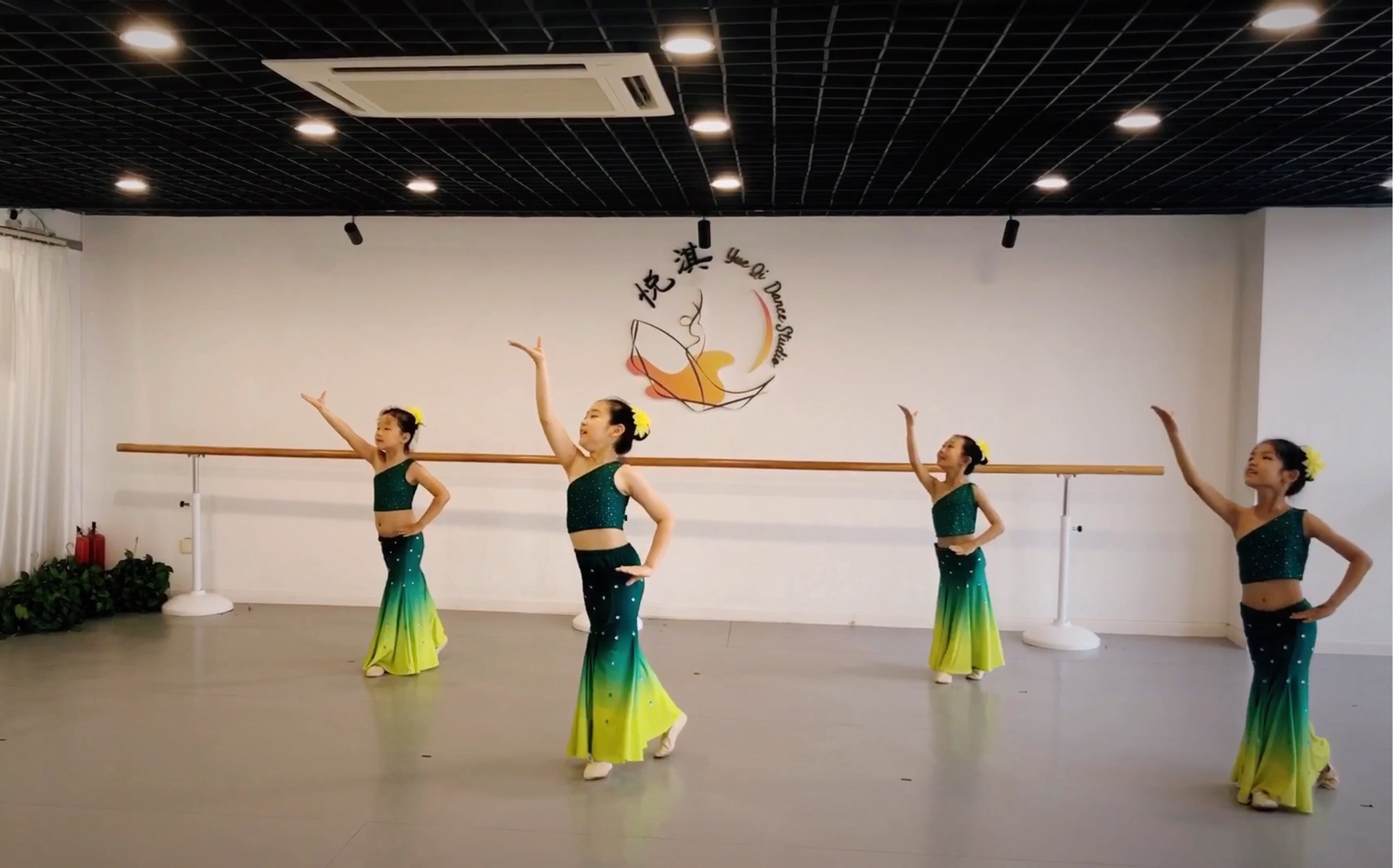 悦淇舞蹈—少儿傣族民间舞 参赛作品 《小卜少》