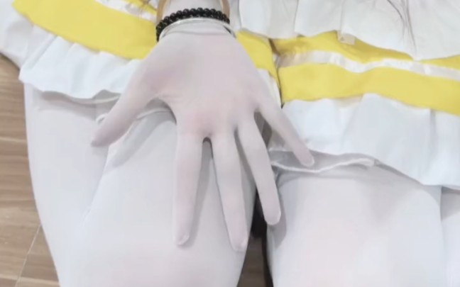 Reward your maid's white cotton pants