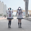两个特别好的小女孩