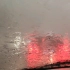 让你们看看杭州今天的雨，车不停地在晃动，