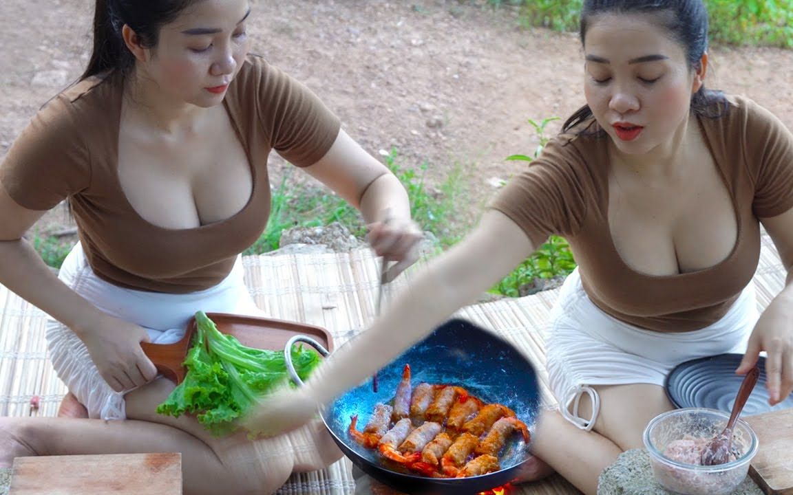 Delicious Crispy Fried Pork Spring Rolls and Shrimp