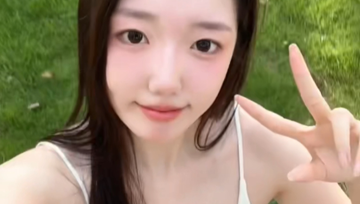 躺在夏天里 躺在草地上